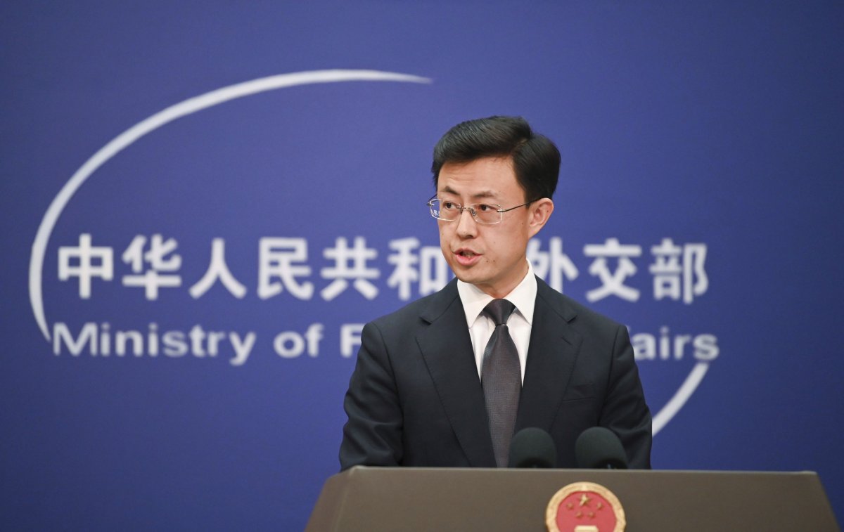 Guo Jiakun Takes Reporters' Questions